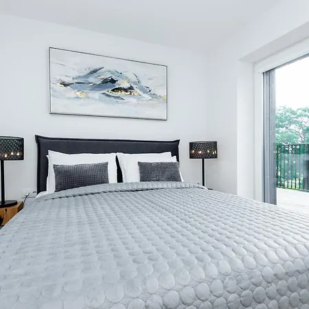 Luxury - Perliukas Butas *